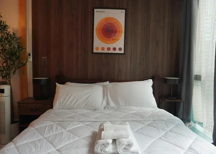 New! Rustic Cozy 350mbps Skyline Bgc Uptown Backhome3 *