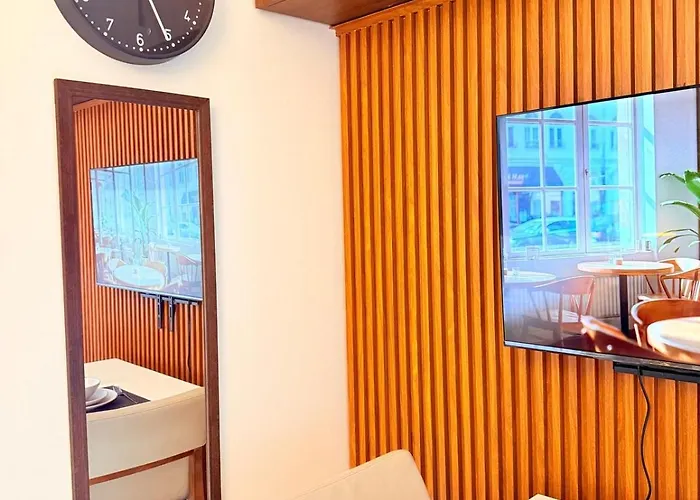 New! Rustic Cozy 350mbps Skyline Bgc Uptown Backhome3 *