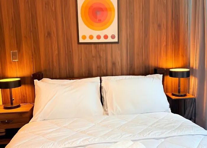 New! Rustic Cozy 350mbps Skyline Bgc Uptown Backhome3 * Manila