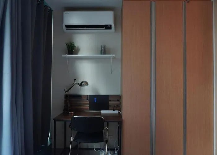 New! Rustic Cozy 350mbps Skyline Bgc Uptown Backhome3