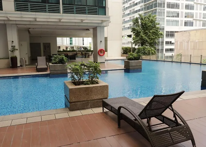 New! Rustic Cozy 350mbps Skyline Bgc Uptown Backhome3 Apartment *