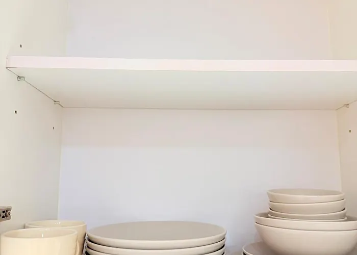 New! Rustic Cozy 350mbps Skyline Bgc Uptown Backhome3 Apartment