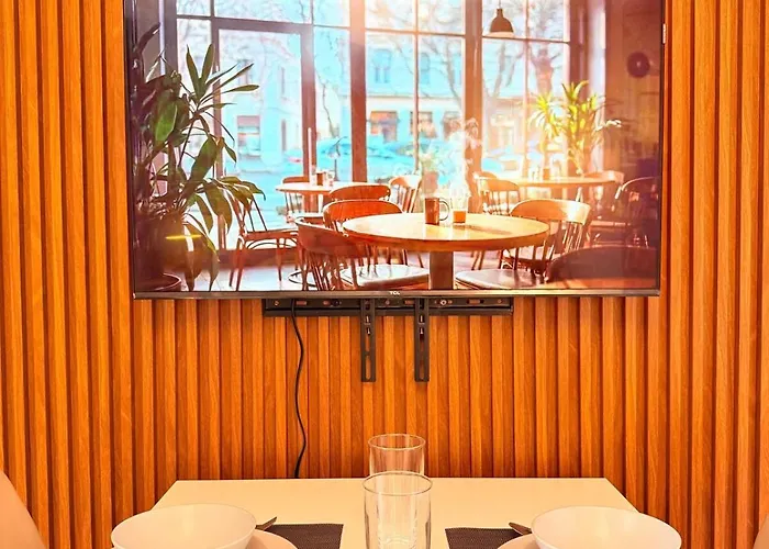 New! Rustic Cozy 350mbps Skyline Bgc Uptown Backhome3 Apartment