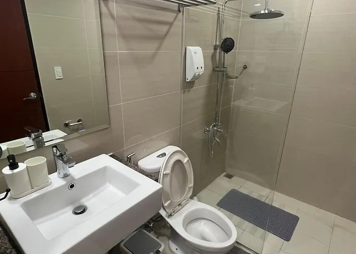 New! Rustic Cozy 350mbps Skyline Bgc Uptown Backhome3 Manila