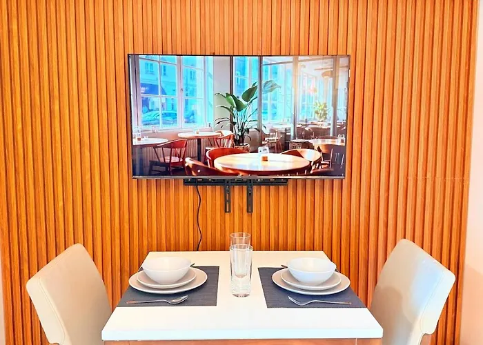 New! Rustic Cozy 350mbps Skyline Bgc Uptown Backhome3 Apartment Manila