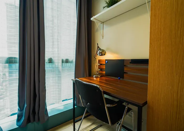 New! Rustic Cozy 350mbps Skyline Bgc Uptown Backhome3