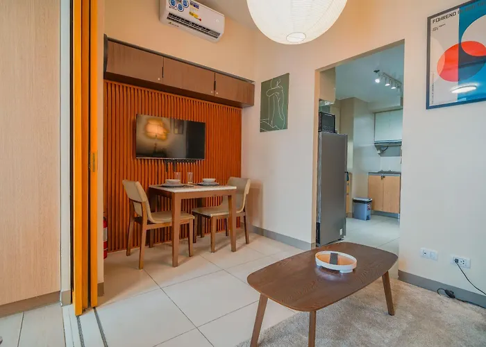Apartment New! Rustic Cozy 350mbps Skyline Bgc Uptown Backhome3 *