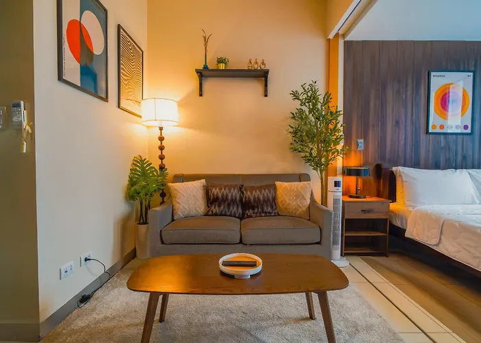 New! Rustic Cozy 350mbps Skyline Bgc Uptown Backhome3 Apartment